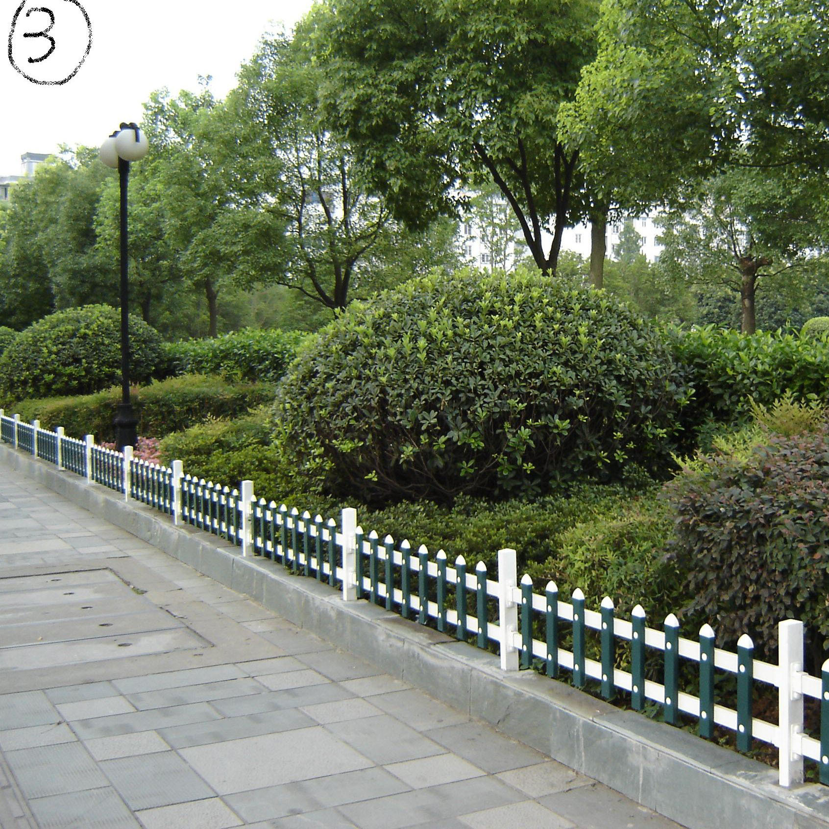 工厂供应PVC塑钢草坪护栏公园花园绿化带围栏树池栅栏