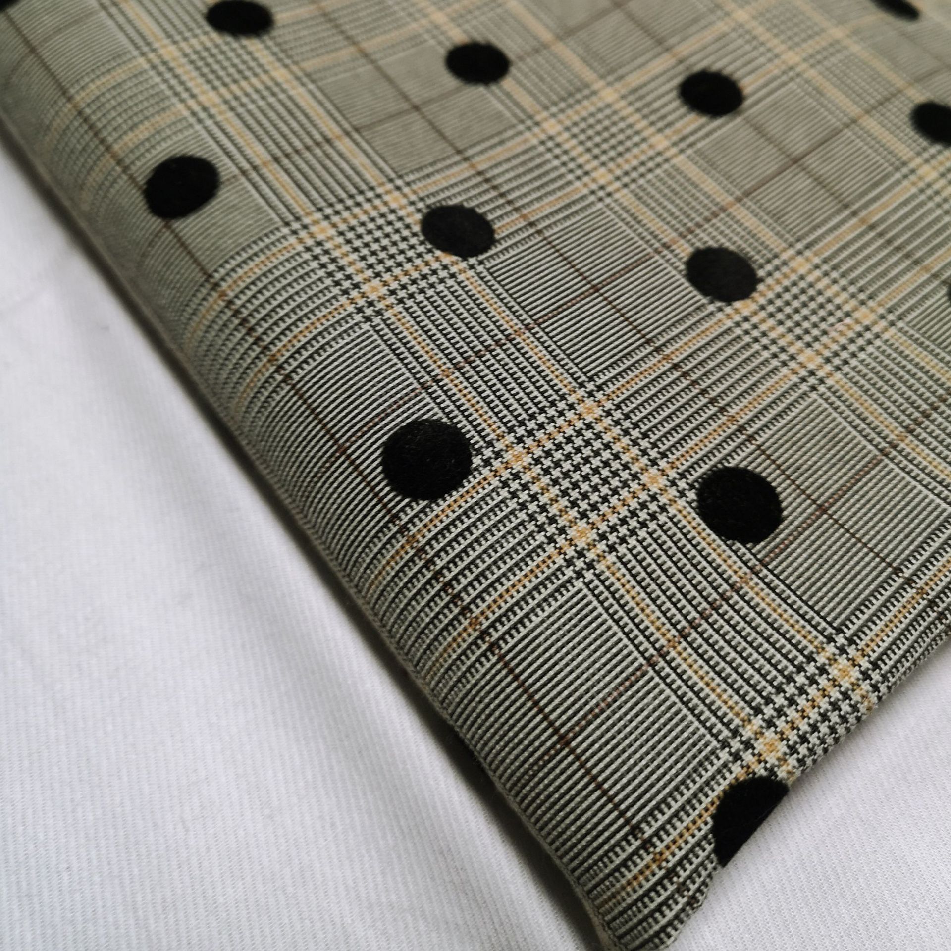 TR色织弹力平纹植绒波点涤纶面料时装服饰鞋帽发带装饰布料批发