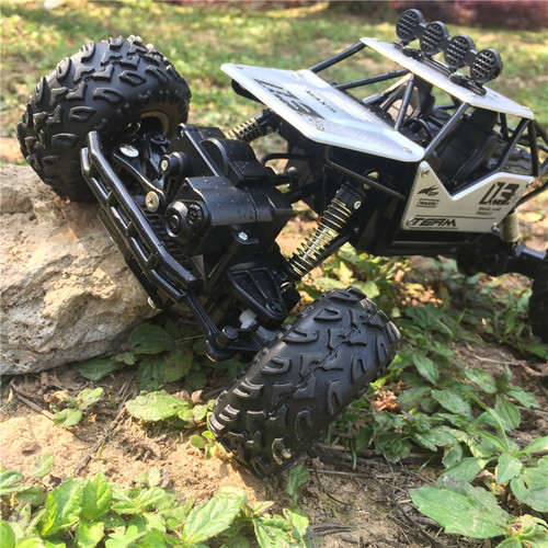 Remote Control Alloy Horse Toy Car with Crash-Proof Stunt Off-Road Features, 2.4G 4-Wheel Drive Climbing Big Foot Monster Race Car for Boys