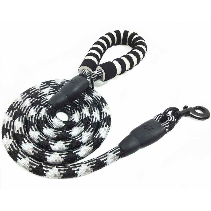 Amazon explosion models Round rope Reflective Dog chain colour Foam handle Large dogs Dog chain wholesale