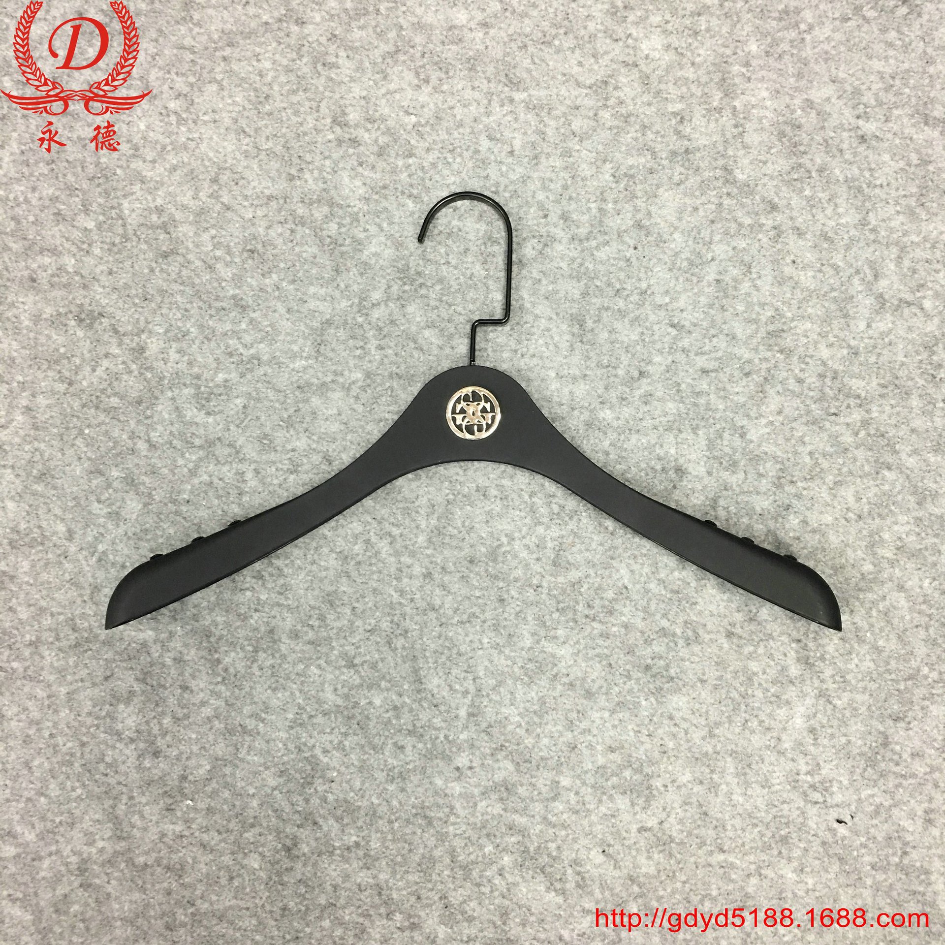 Yongde YD-623A Black flat hook ABS Plastic non-slip suit Rubber Hand paint coat hanger couture coat hanger