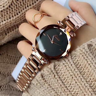 Ԋ�ߵ��¿�r�к��sŮʿ�ֱ�S�����l���Q�b�ʯӢ���Ů�����l