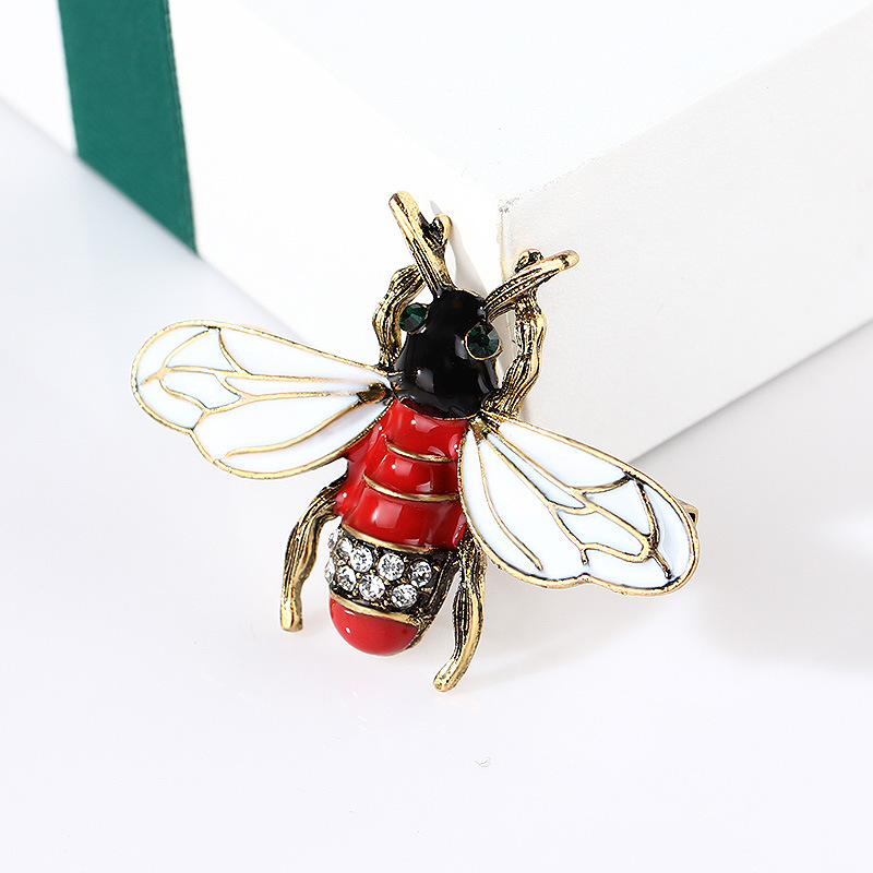 Tendance de la mode japonaise et coréenne tempérament atmosphère personnalité créative dessin animé mignon petite broche abeille accessoires_voghion.com