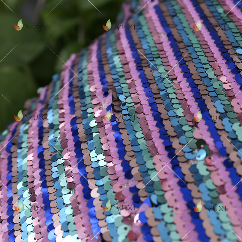 厂家直销新款双色亮片绣花面料舞台服礼服装饰金片绣花布面料