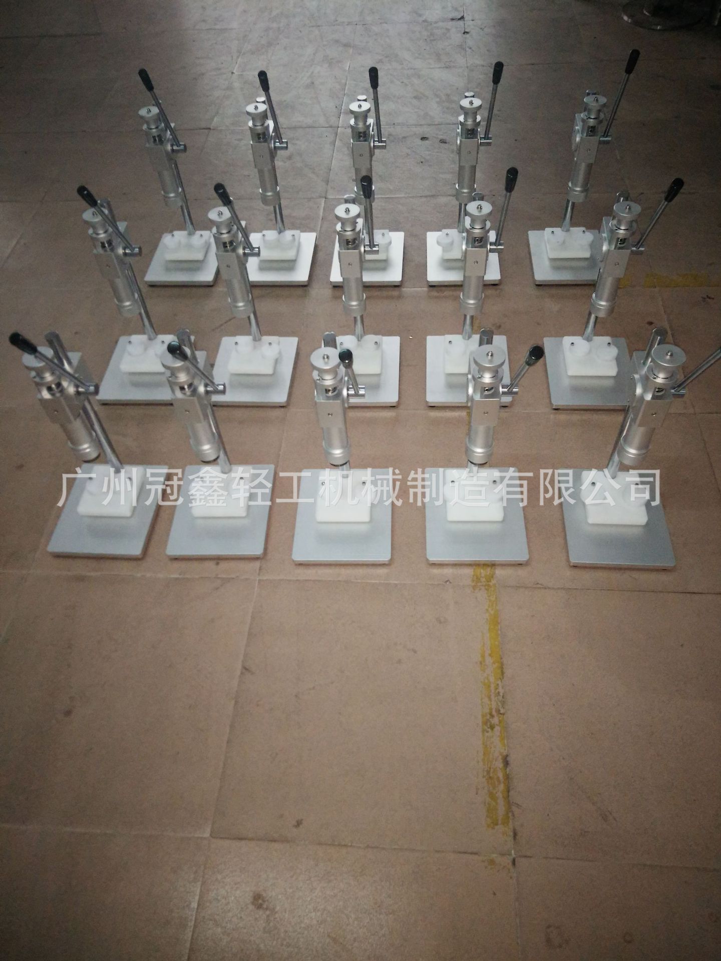 手动香水瓶盖锁口机 喷雾剂瓶盖轧盖机 手动压套机