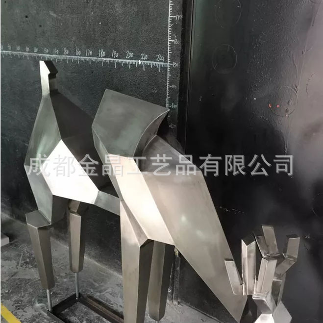 不锈钢鹿3