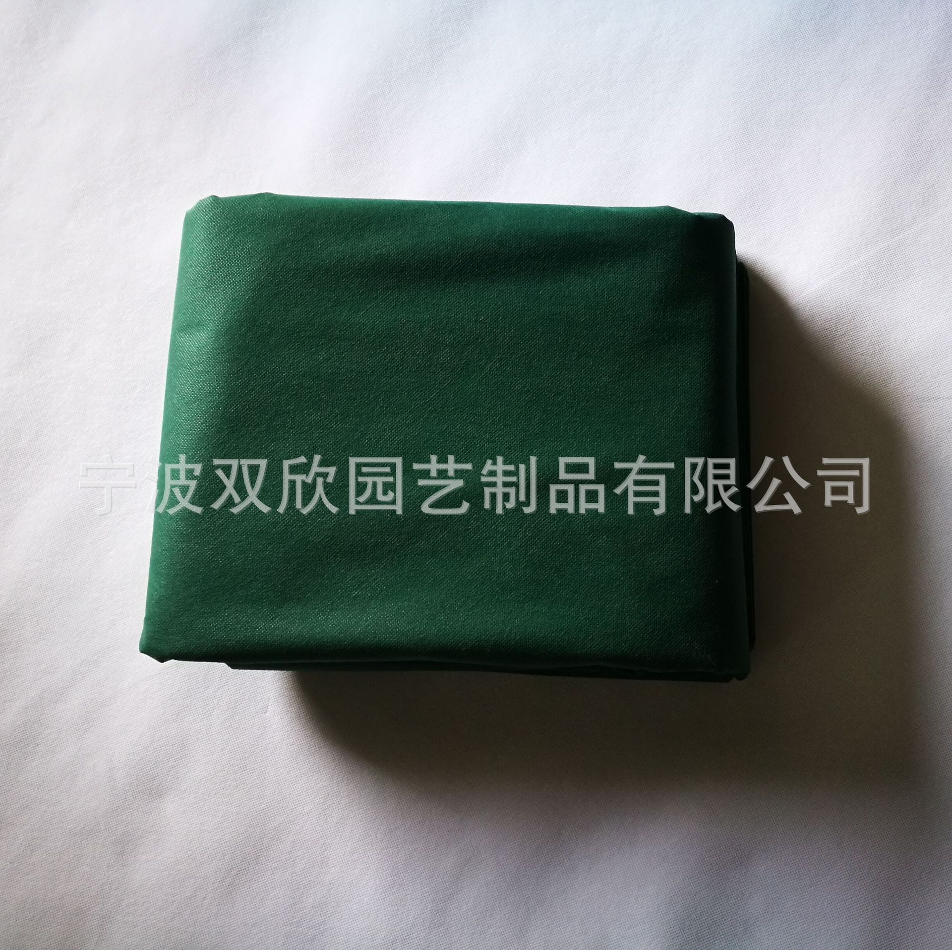 厂家现货供应抗老化除草布农用PP无纺布花园无纺布保湿透气除草布