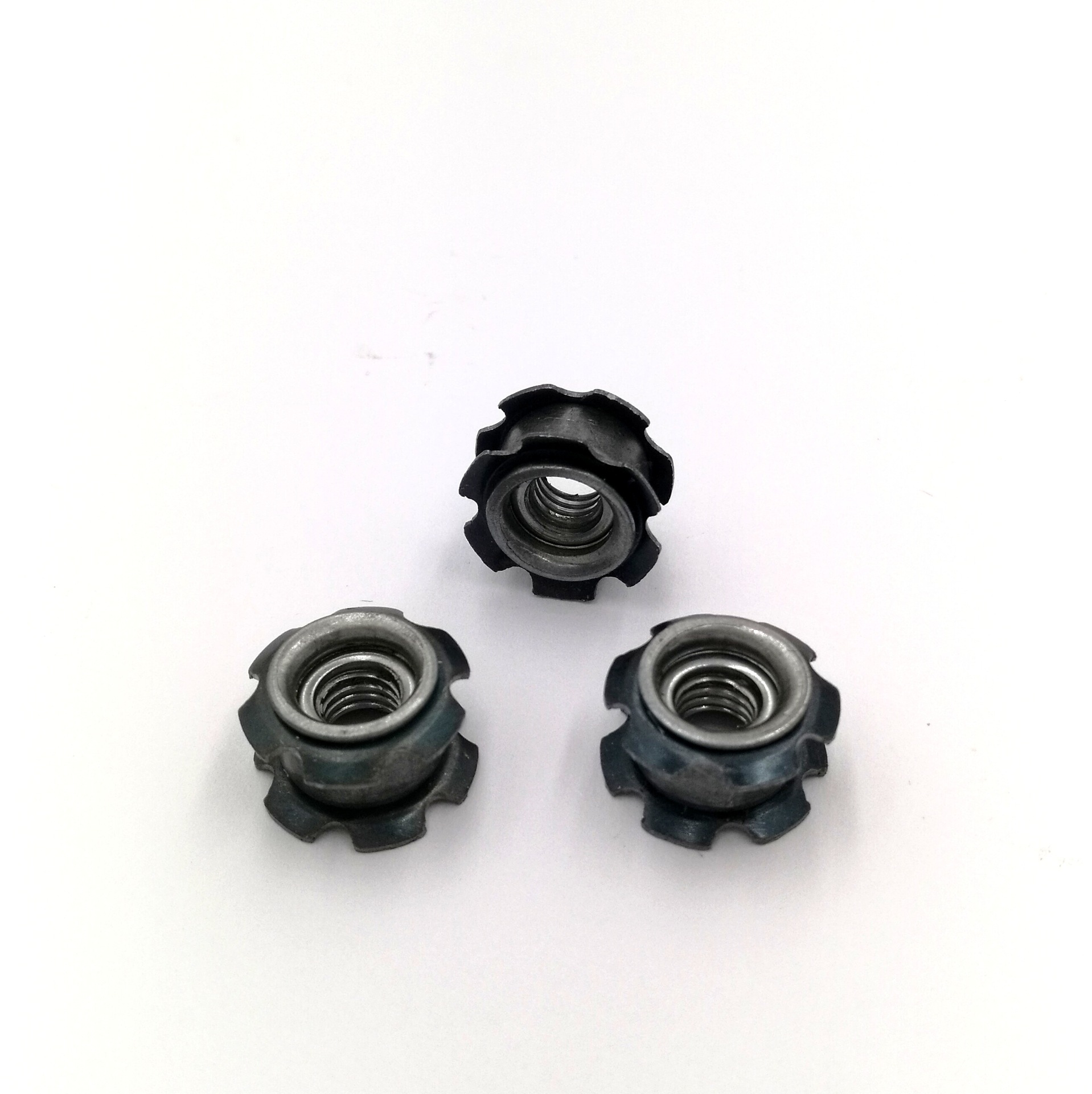 厂家热销 不锈钢梅花弹片锁紧螺母扣紧管内螺母塞 可来图定制