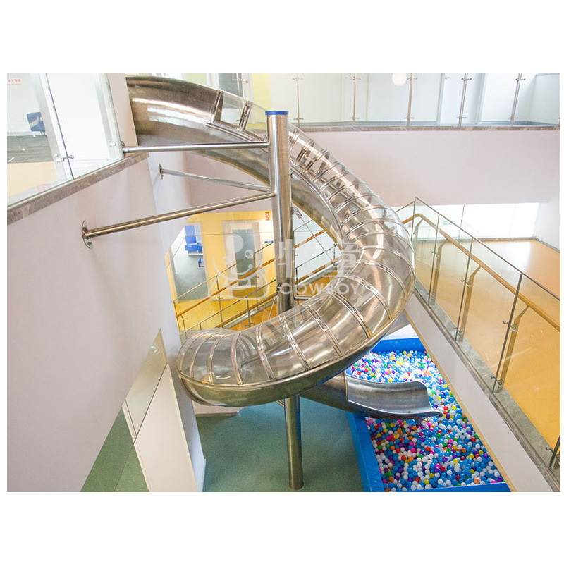 Fábrica interior de las instalaciones de la diapositiva del acero inoxidable de los niños del punto escénico de la diapositiva giratoria grande del acero inoxidable del equipo de la diversión de los niños