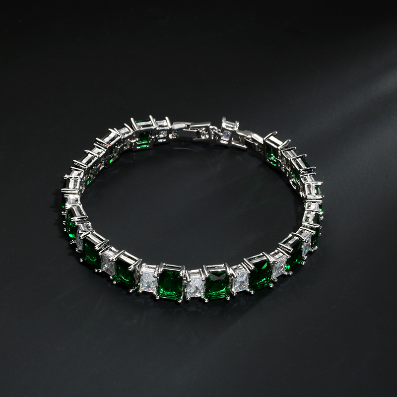 Fashionable elegant geometric bracelet with zircon