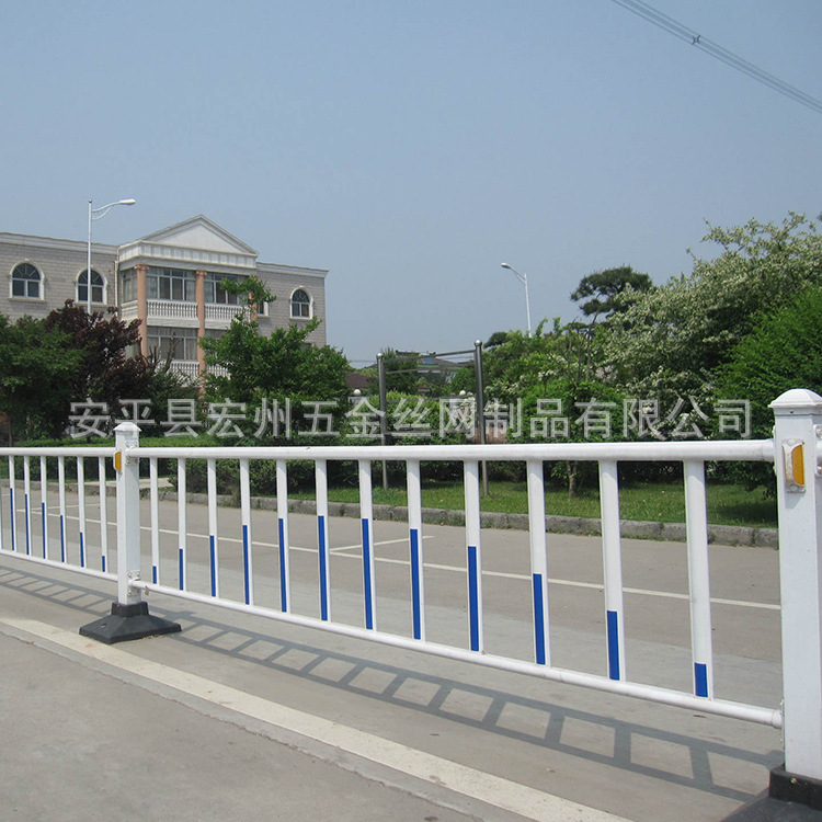 城市交通护栏围栏 防撞镀锌钢 市政道路公路马路隔离栏