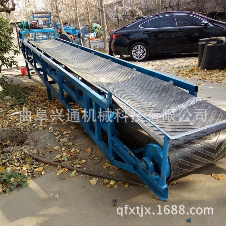 防滑皮带输送机 矿用爬坡皮带式输送机 物料装车输送机厂家直销