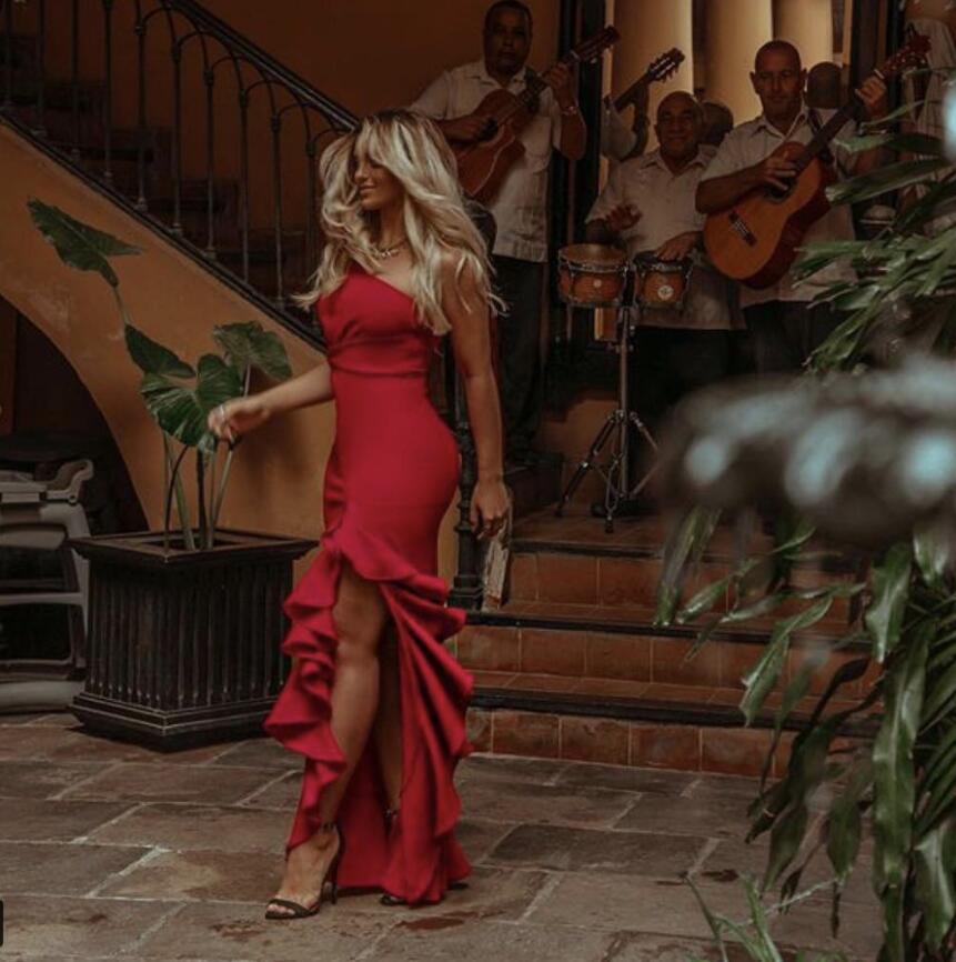 Elegantes Abendkleid Mit Rüschensaum Und Schlitz Für Damen_voghion.com