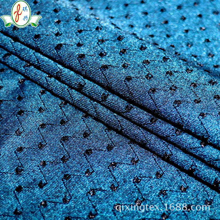 ���ҹ��������Ͻ��Ӱ�����Ứ��֯����Ⱦɫ��װ����W��״�Ứ��