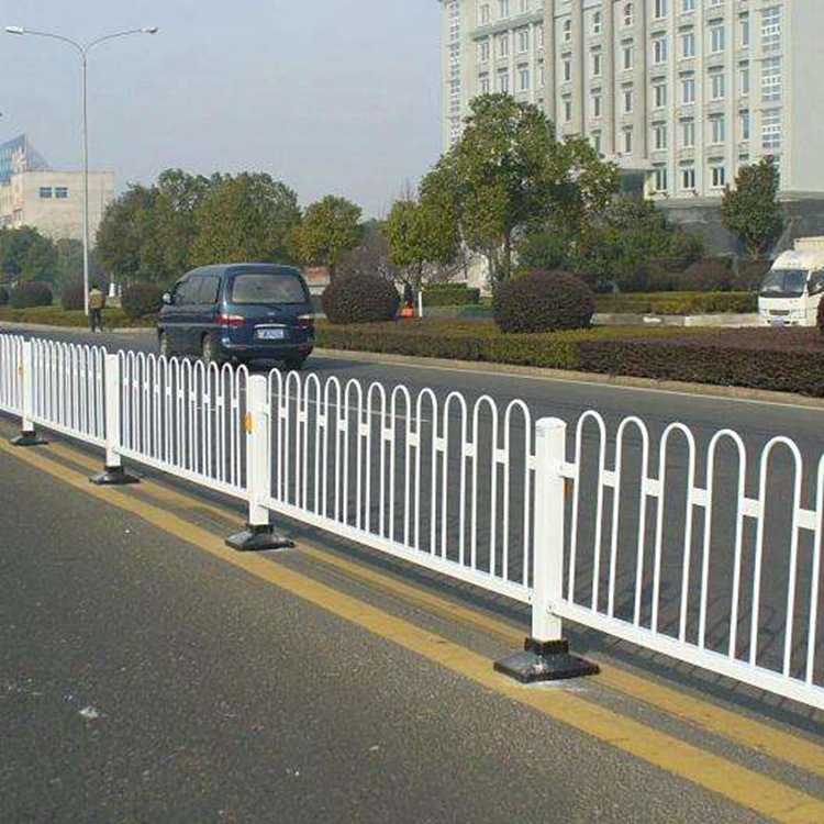 市政道路护栏马路中间隔离栏防护网交通桥梁栏杆定制