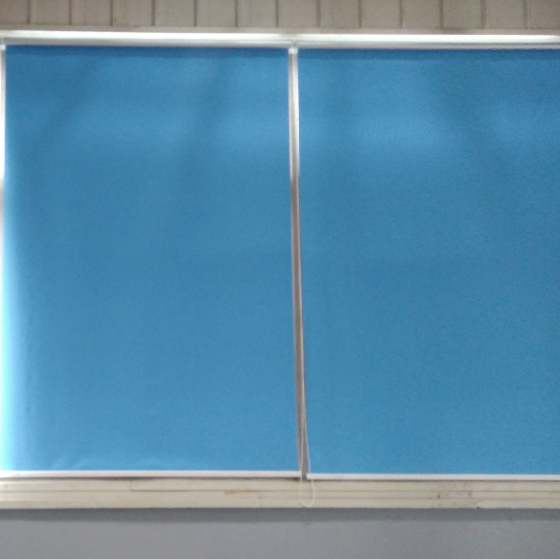 加工定制 隔热遮阳卷帘/手动 电动窗帘/办公室工程涂银遮光卷帘。