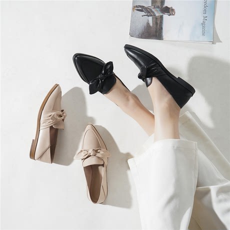 Giày ck đế bệt nhỏ 2018 mới gót nhọn gót thấp Phiên bản tiếng Hàn của giày Lok Fu Giày lười một chân Giày đế bệt nữ