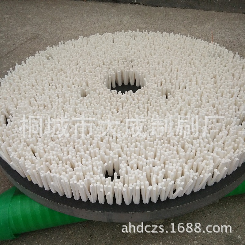 供应碳化硅磨料工业刷子 手机等屏幕抛光打磨毛刷盘 泡棉丝圆盘刷