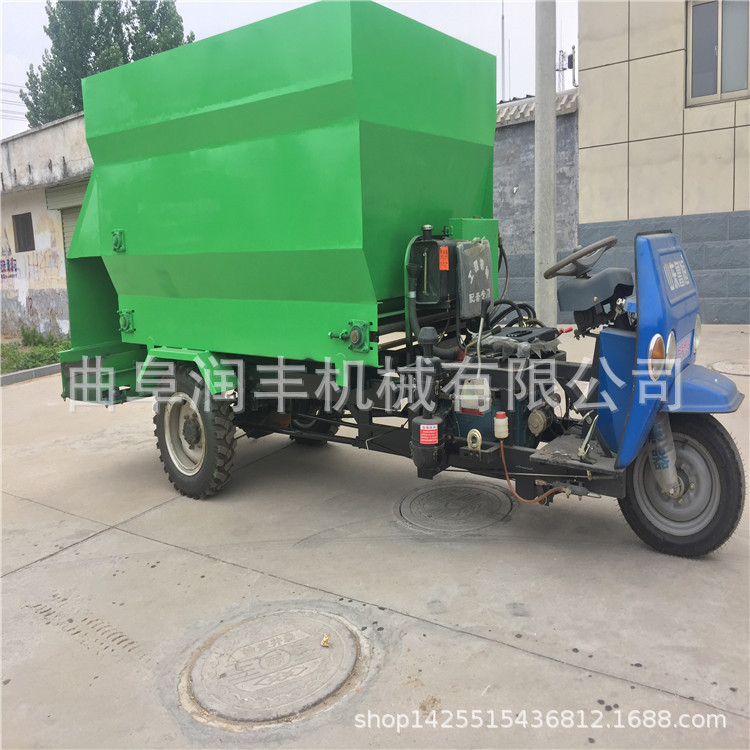青贮草料喂料机 襄阳第三代撒料车