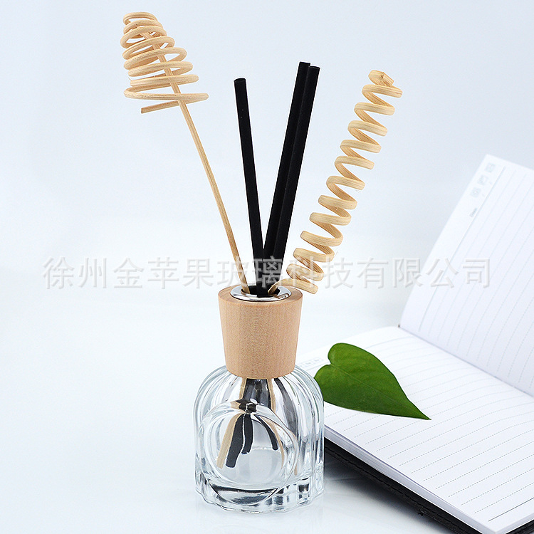 厂家供应60毫升高白料小锥形香薰瓶 现货定制60毫升玻璃香薰瓶