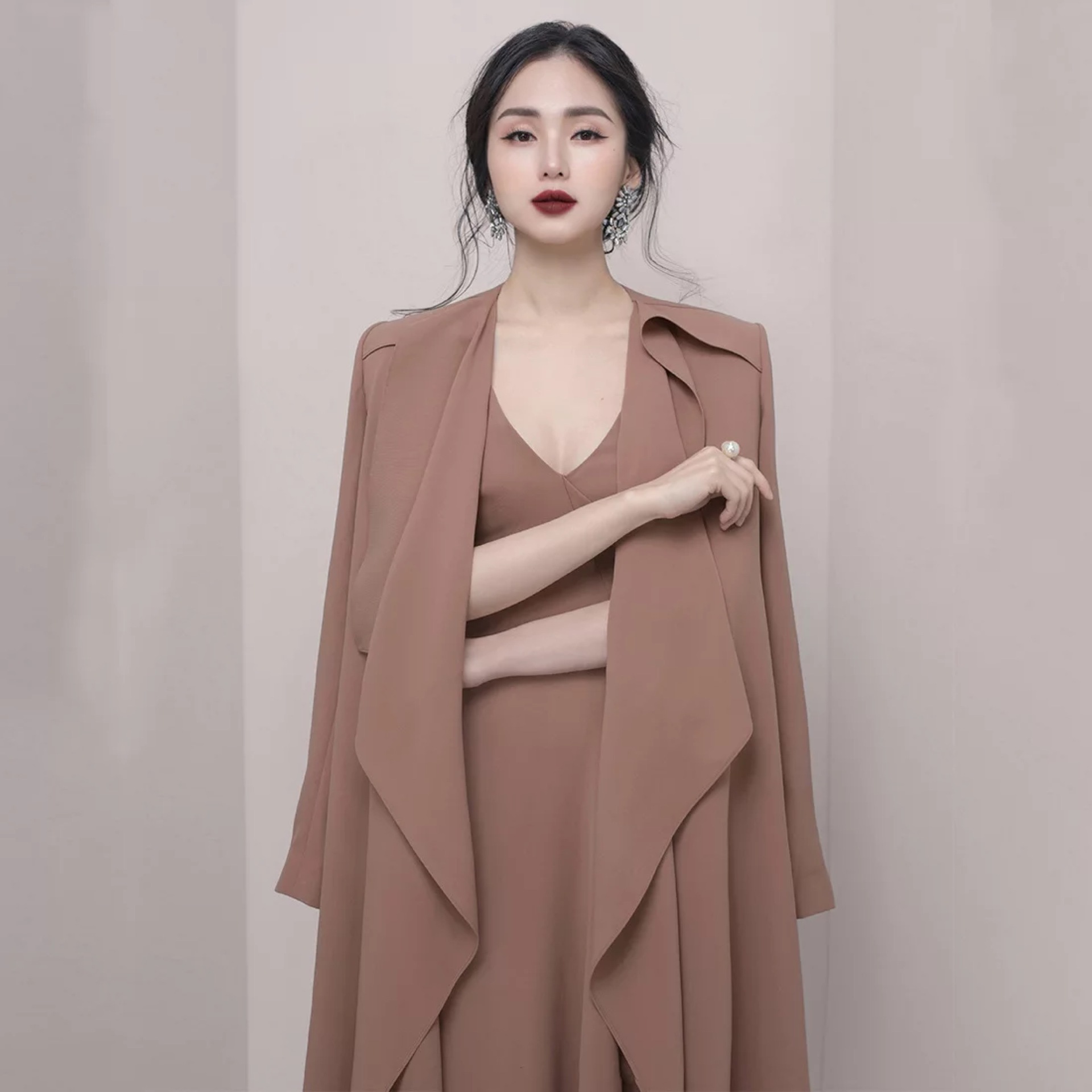 2018秋冬新款卡其色端庄大气时尚中长款韩版不起球不变形外套9915|ms