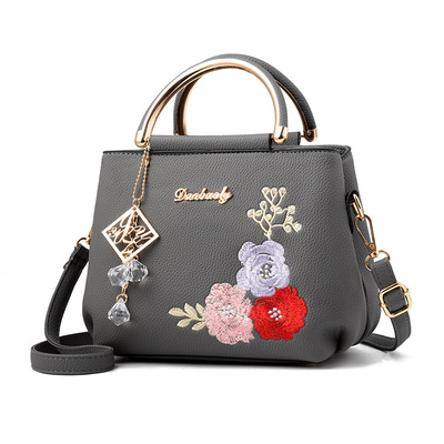 箱包批发新款时尚女包韩版潮手提包单肩斜挎绣花包包一件