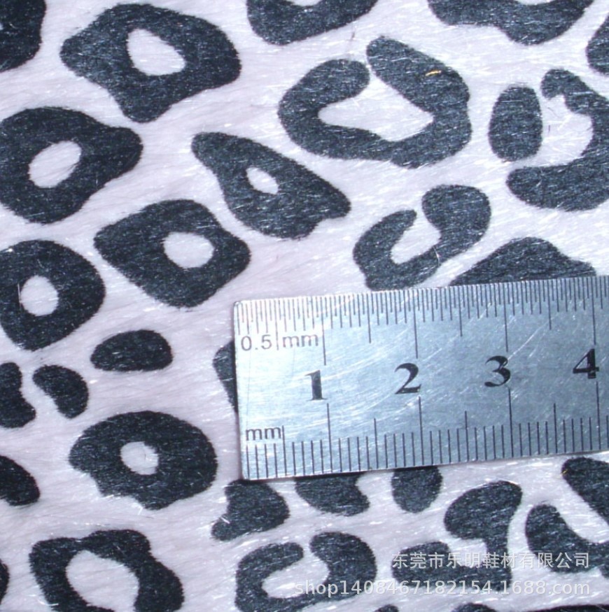 GB8192供应仿马毛印豹纹植绒布家居家纺鞋材手袋箱包用布