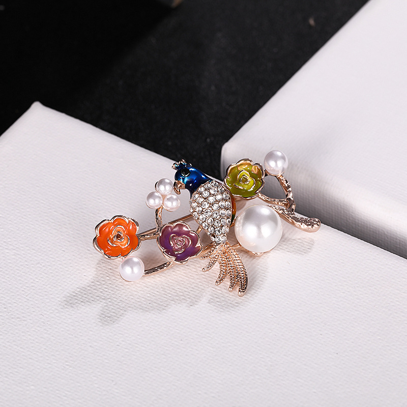 Broche créative tendance coréenne à la mode avec perles et tempérament_voghion.com