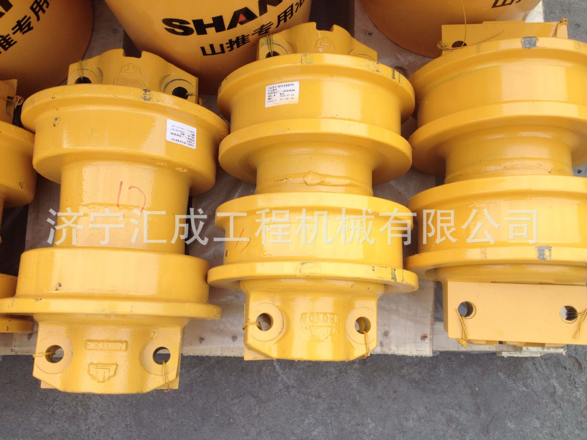 山推支重轮，SD16 推土机单边承重轮，16Y-40-09000，山推底盘件