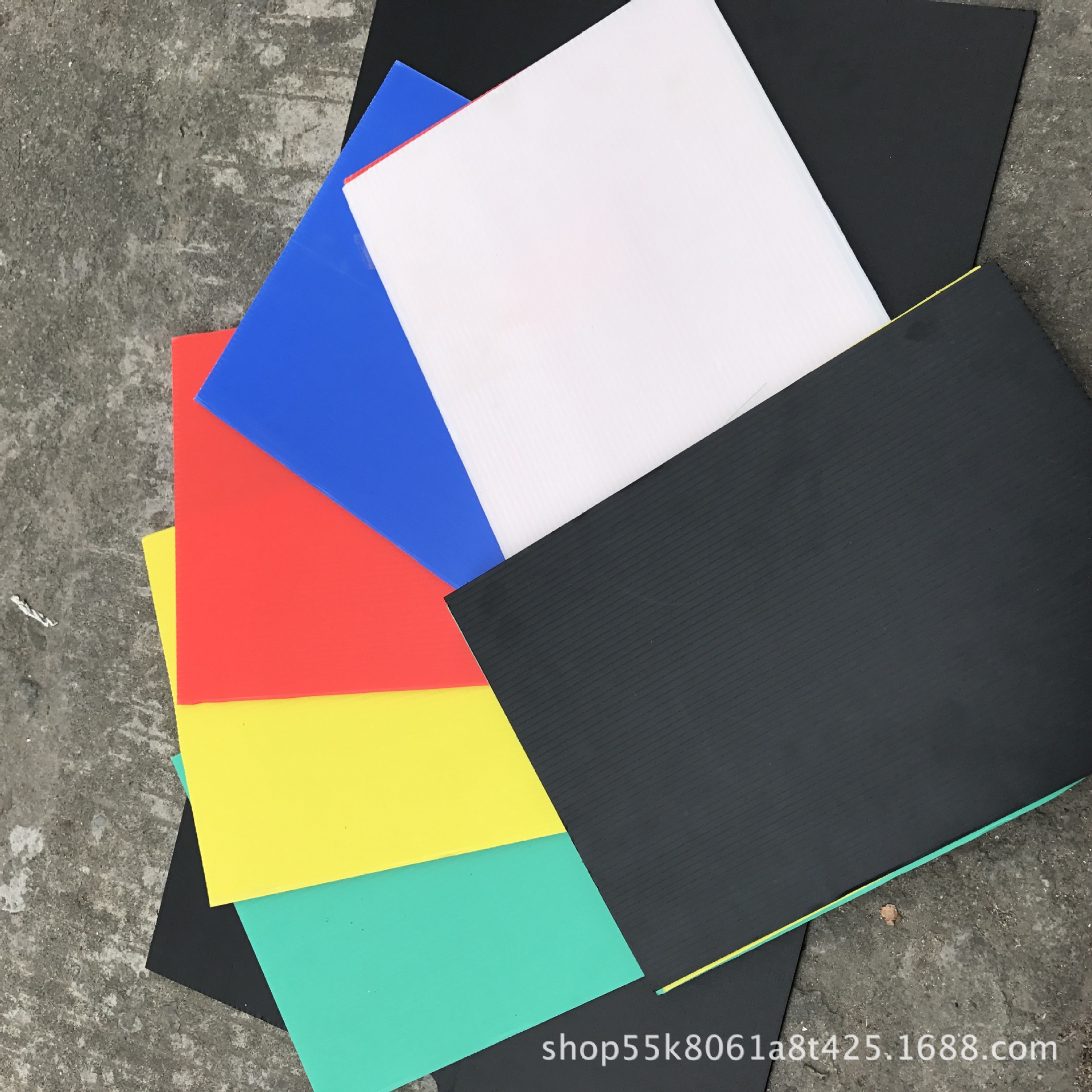 供应pp中空板塑料万通板 格子塑胶空心板瓦楞隔板 黄色红色