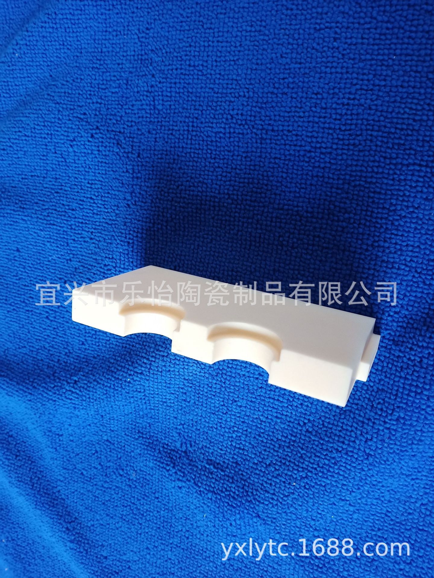 厂家批发氧化铝陶瓷件95瓷99瓷 氧化铝工程陶瓷零件陶瓷绝缘子