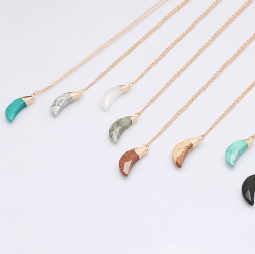 European and American natural stone moon crystal pendant, jade gold-plated crescent moon pendant, horn sectioned wolf tooth necklace