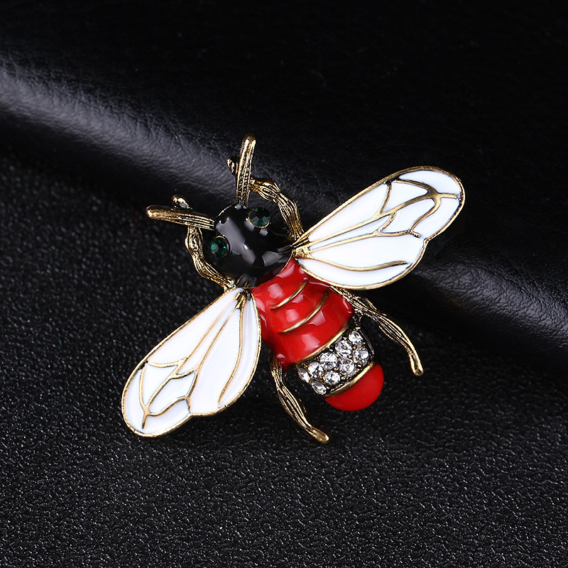 Tendance de la mode japonaise et coréenne tempérament atmosphère personnalité créative dessin animé mignon petite broche abeille accessoires_voghion.com