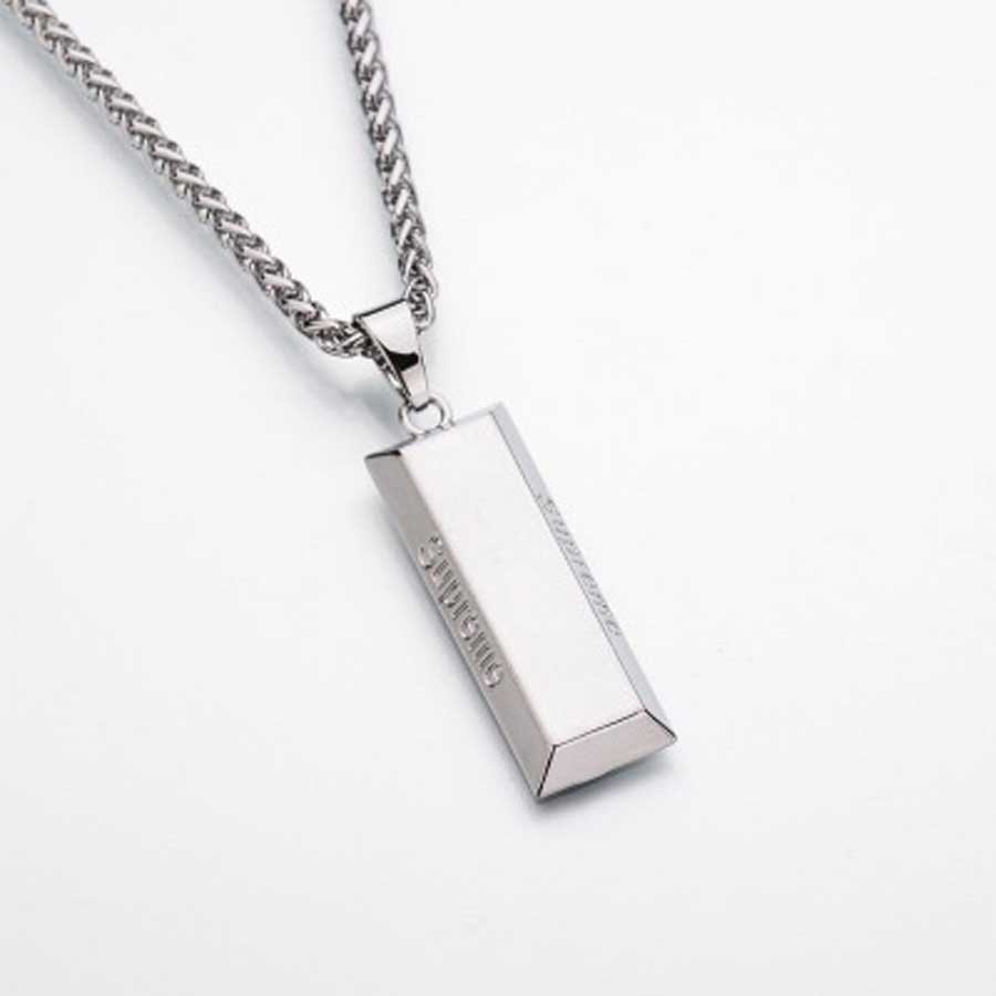 Wu Yifan Necklace - Pendant Detail