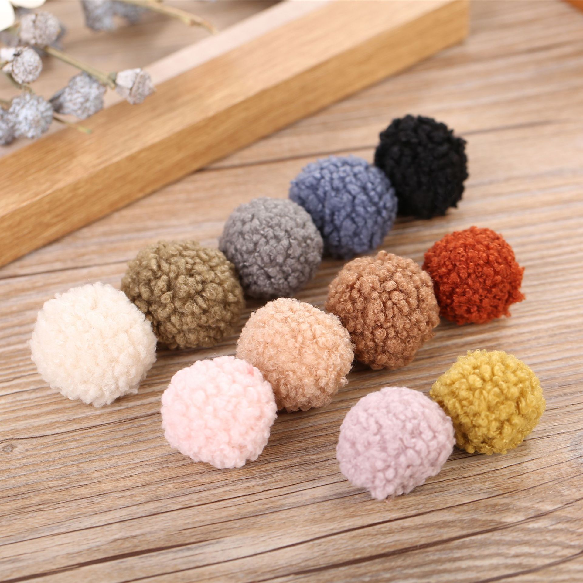 4cm Teddy fluffy ball Autumn and winter new pattern children Hairpin Hairdressing parts manual DIY Earrings Earrings Material Science