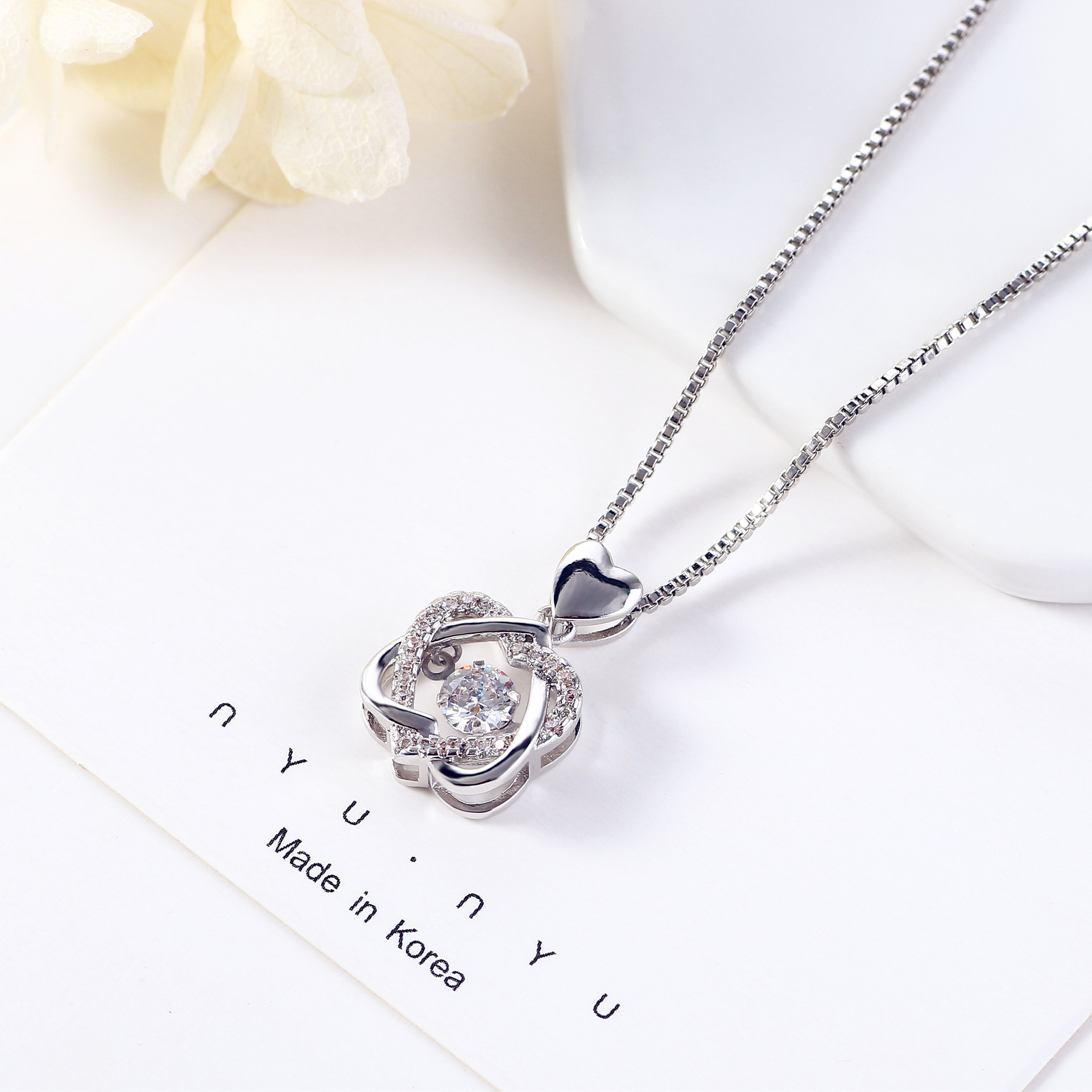 Korean version heartshaped necklace pendantpicture2