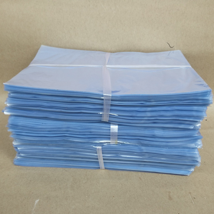 2431066176_1826111759