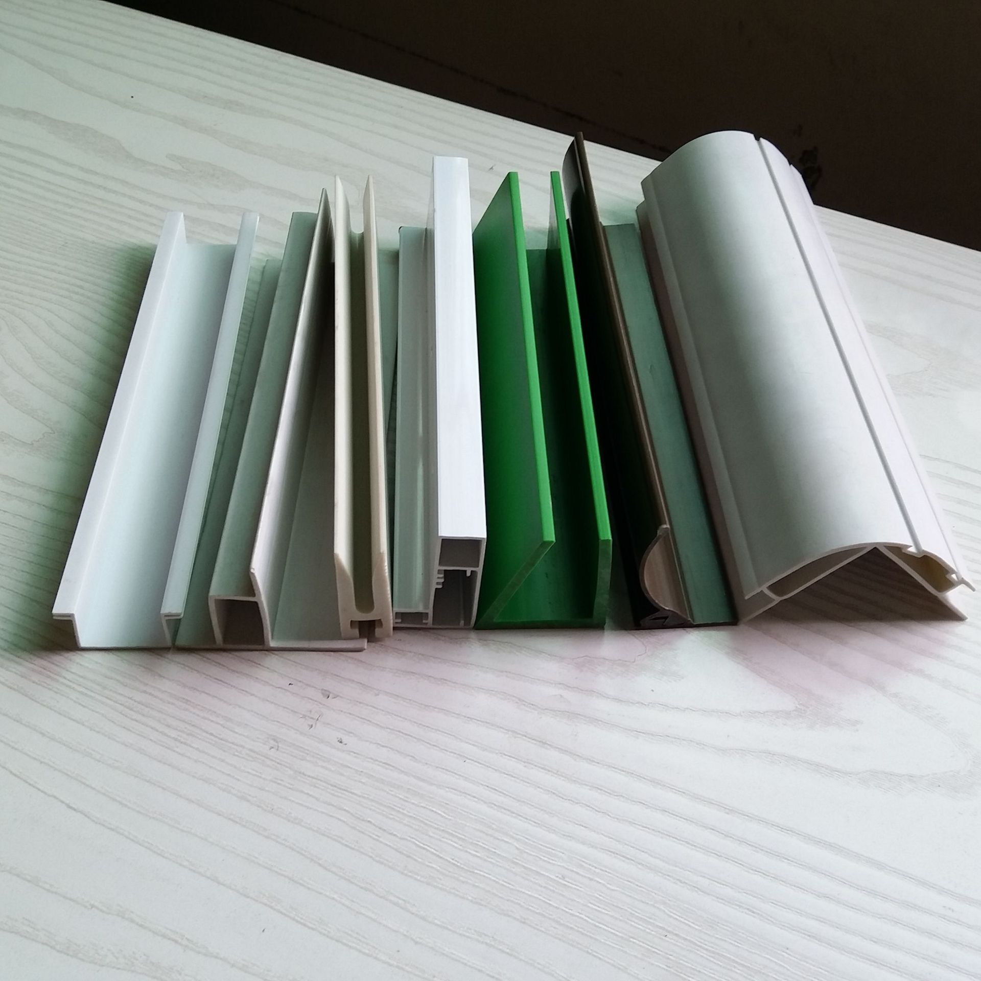 东莞厂家供应PVC塑料异型材挤出型材多种款式 硬质 价格低交货快