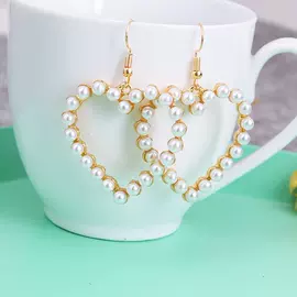 耳钉;项链;耳环