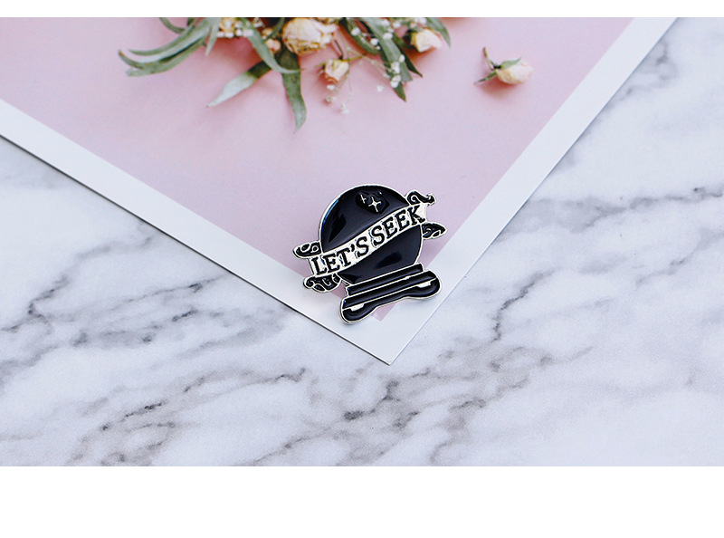 60g Weight No Inlaid Inlay Material Brooches Classification Anniversary, Business, Travel Occasion Alloy Material Halloween Festival Geometric Pattern Unisex Gender Plating Design Retro Style Retro Pin Geometric Alloy Plating No Inlaid Unisex Brooches 6