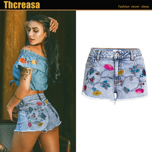 Embroidered three-dimensional flower high waist slim denim shorts