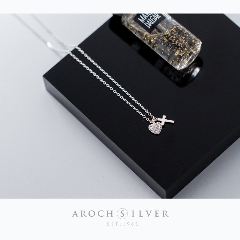 Collar de plata s925 mujer temperamento coreano pequeño diamante fresco amor crucifijo colgante corto cadena clavícula D4770