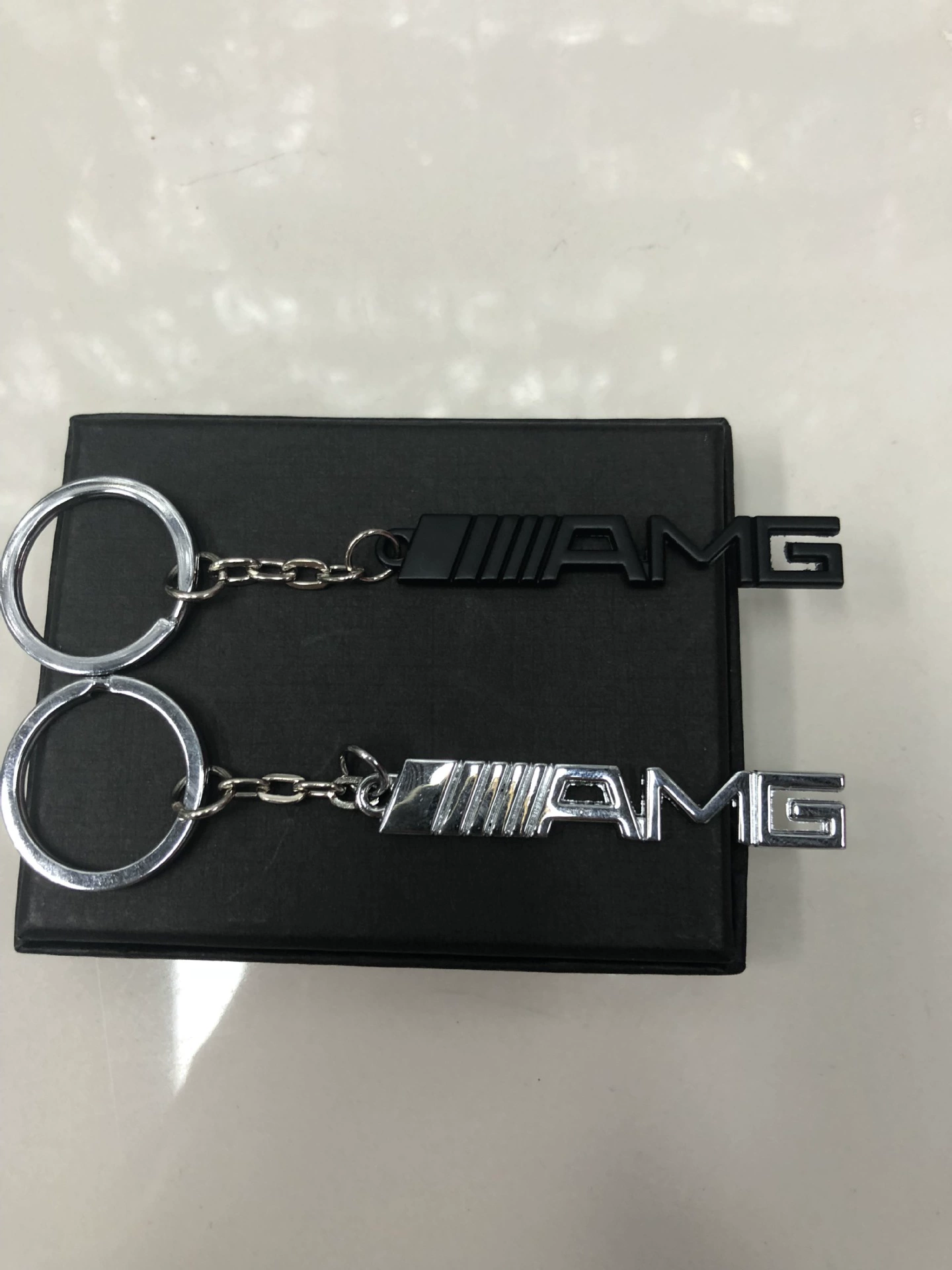 Креативный металлический брелок