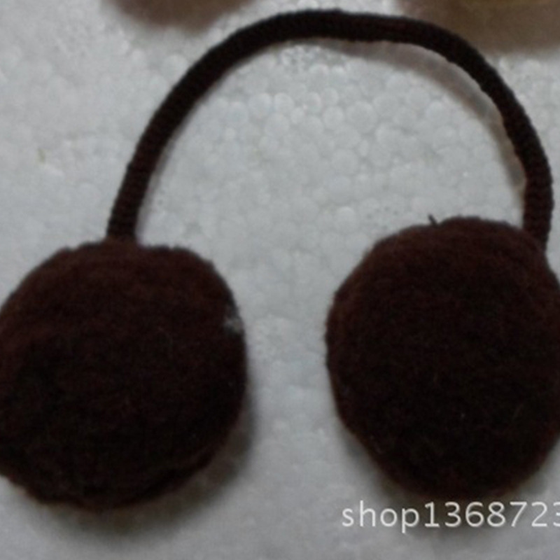 厂家直销 大量供应 开司米金丝毛线丙纶涤纶花边等毛球 来样定做