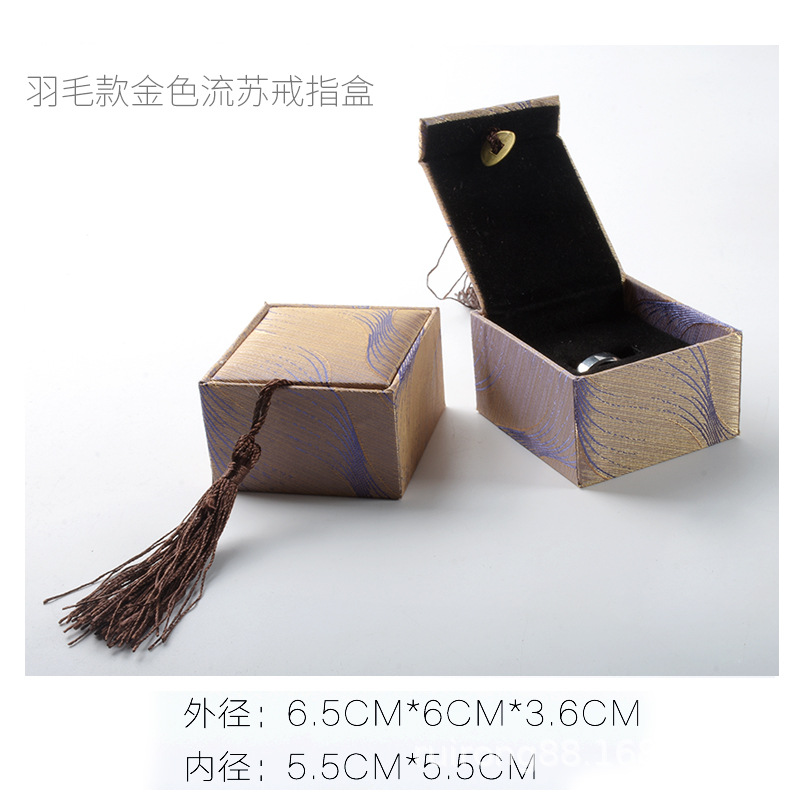 羽毛款金色流苏戒指盒.jpg