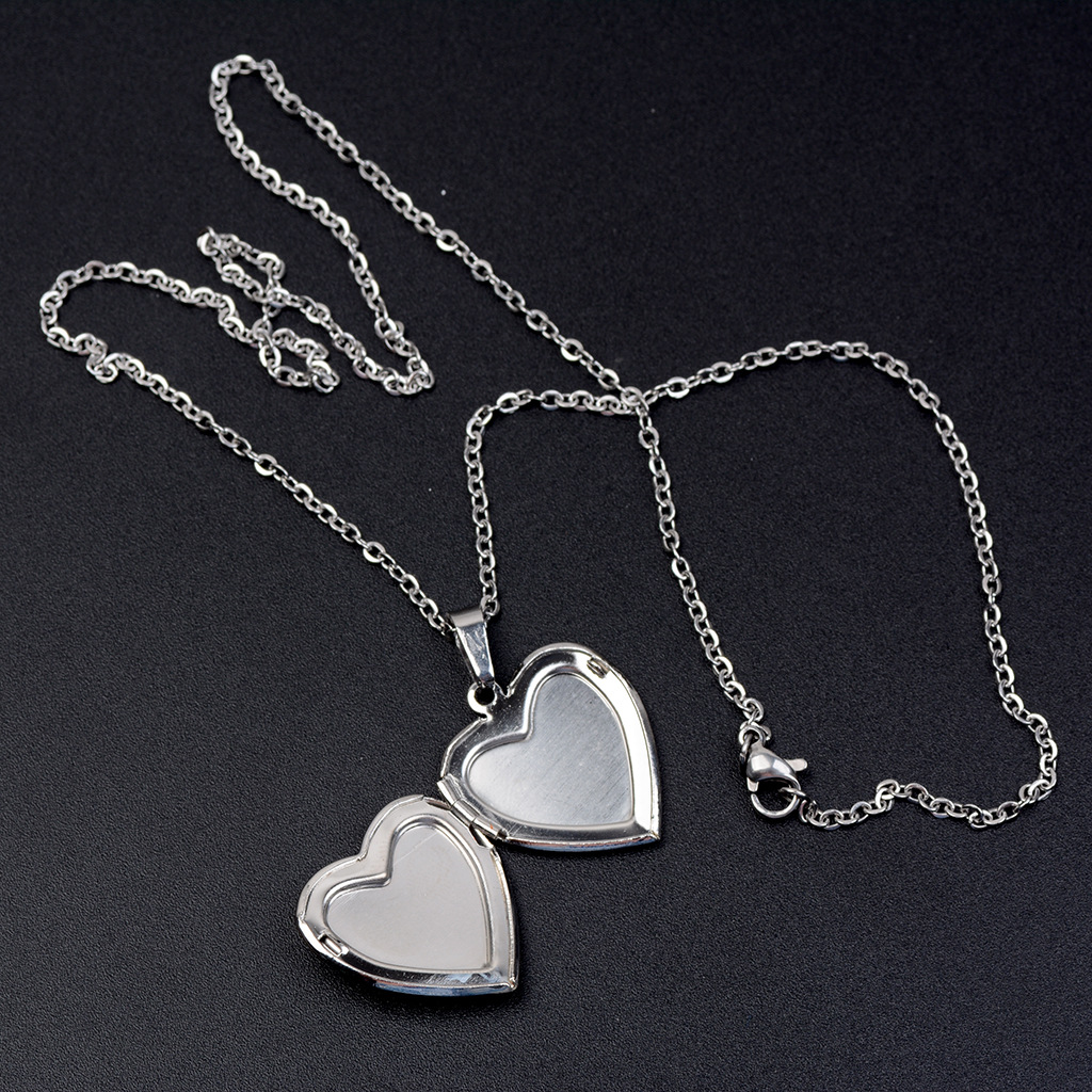 Temperature-sensing Color-changing Heart Necklace  display picture 2