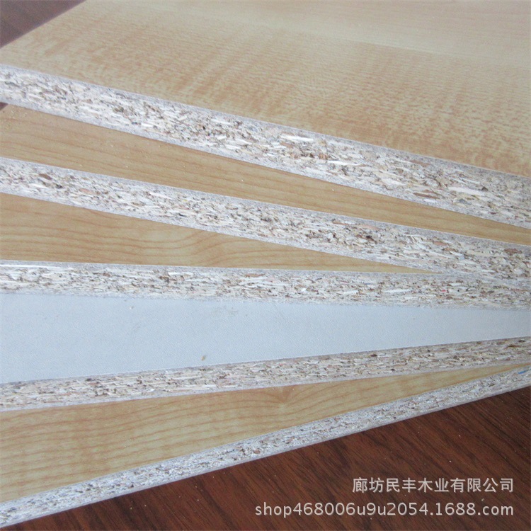 供应三聚氰胺饰面板刨花板 杨木颗粒板 人造板免漆刨花板量大从优-选购品质卓越的装修建材