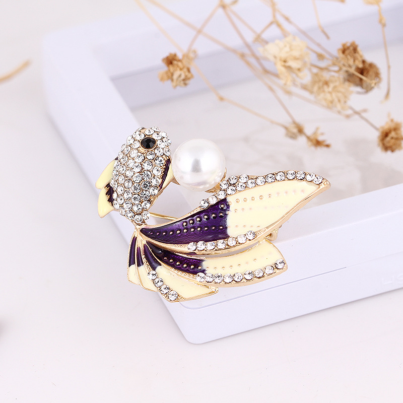 Fashion Fish Alloy Plating Metal Zircon Women's Brooches display picture 3