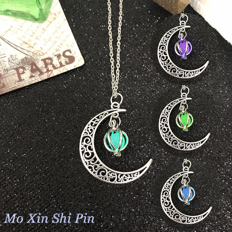 collier lune phosphorescente collier lune phosphorescente