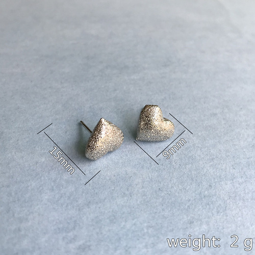 Korean Version Simple Heart Ear Stud Fashion Trend Item Love Heart Earrings Versatile Personality Heart-Shaped Earring Accessory Mixed Batch Ear Studs
